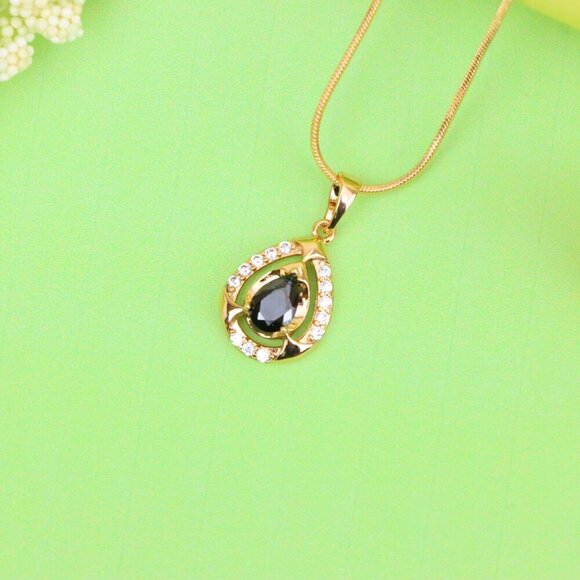 "Teardrop Black Stone Pendant with White Crystals in Gold Plating, XPPT1800 - Picture 13 of 13